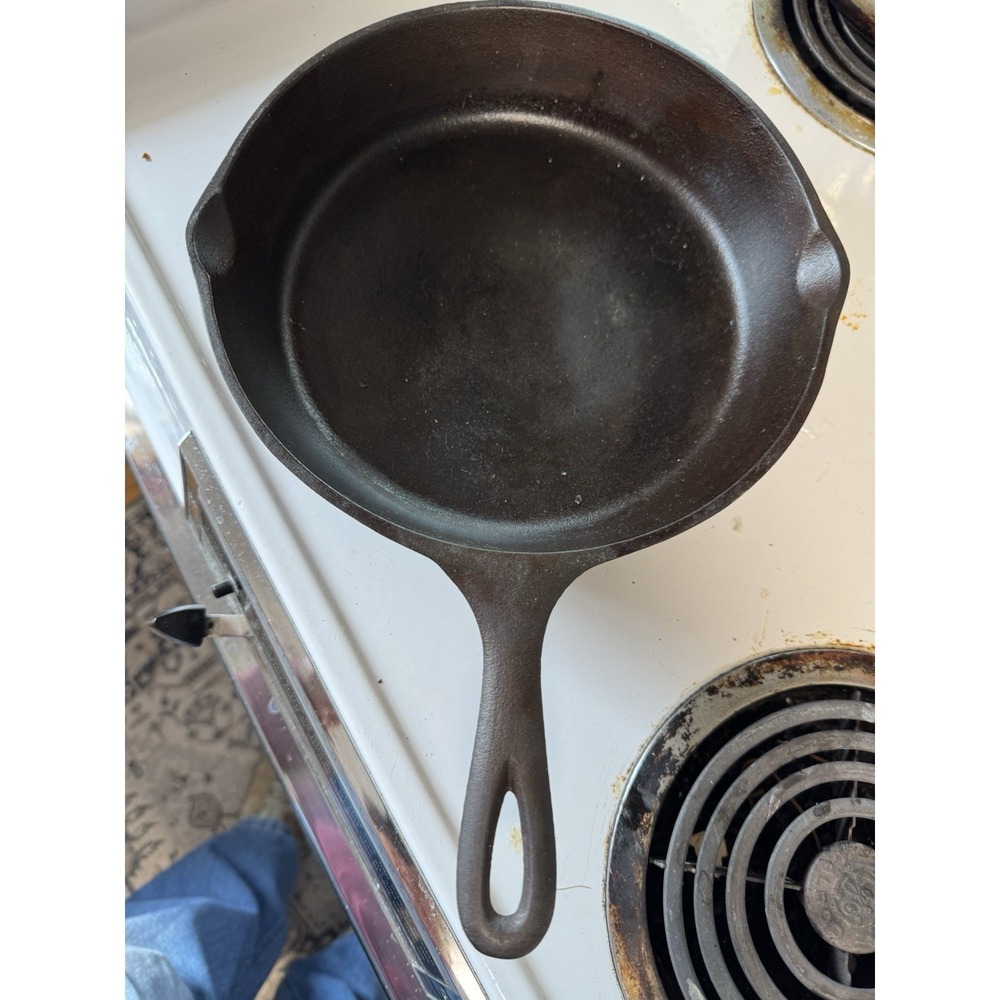 Cast Iron Skillet No Name 9 SK